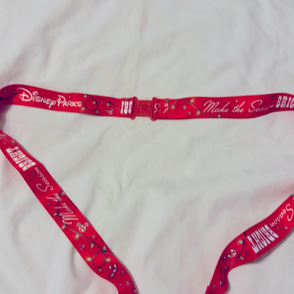 DISNEY PARKS EXCLUSIVE-Holiday Make The Season Bright CUP HOLDER w strap - Picture 7 of 7